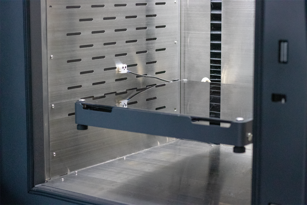 Intamsys FUNMAT PRO 410 build plate and printing chamber