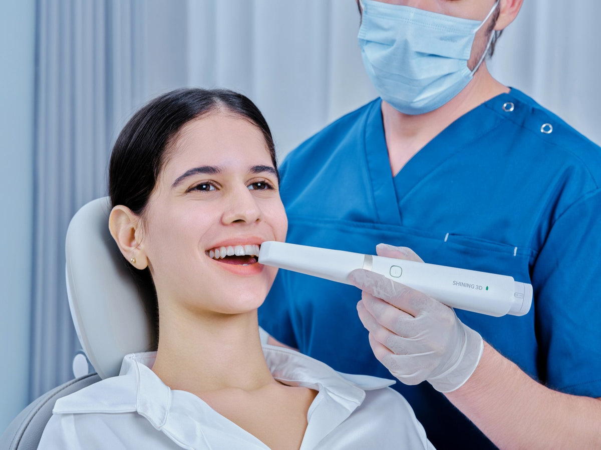 Aoralscan Elite Wireless — Designed for clinical handling (official manufacturer visual)